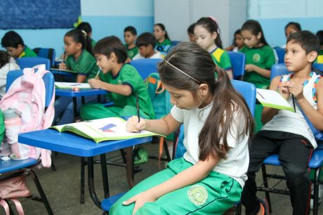 Escolas municipais de Manaus mantêm funcionamento normal durante paralisação parcial de ônibus