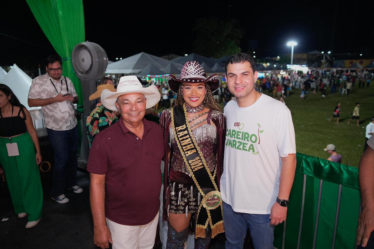 Saullo prestigia festas no Careiro e Rio Preto da Eva Saullo prestigia festas no Careiro e Rio Preto da Eva