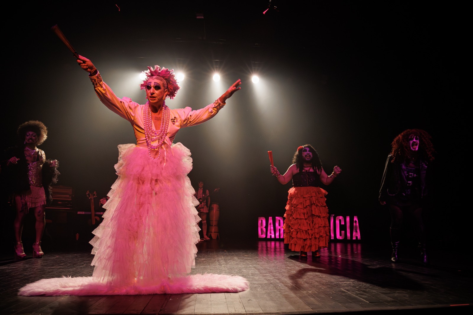 Programação cultural de setembro com teatro, cinema, shows e arte circense Programação cultural de setembro com teatro, cinema, shows e arte circense