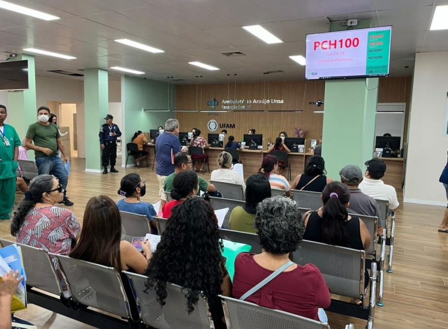 HUGV inaugura nova recepção e dá posse a novo superintendente