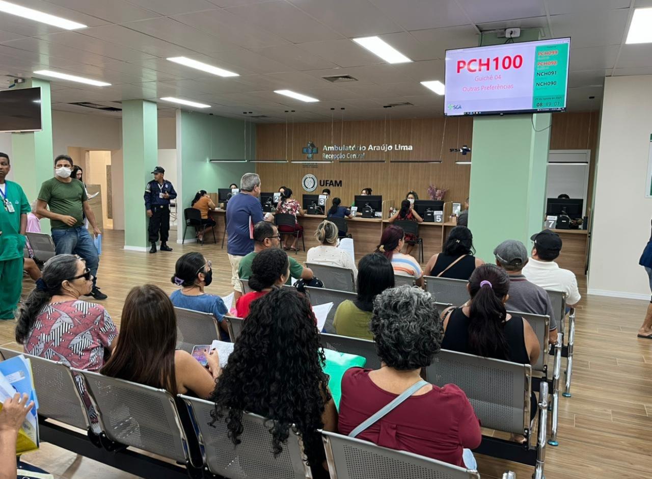 HUGV inaugura nova recep&ccedil;&atilde;o e d&aacute; posse a novo superintendente