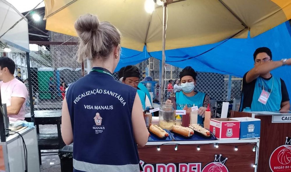 Pontos de venda de alimentos passam por fiscaliza&ccedil;&atilde;o durante o '#SouManaus Passo a Pa&ccedil;o 2025'