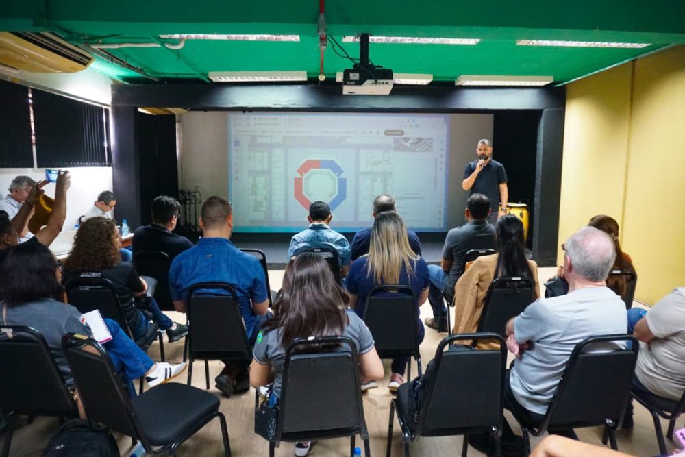 Parintins e Governo do AM avançam em projeto do novo Bumbódromo )