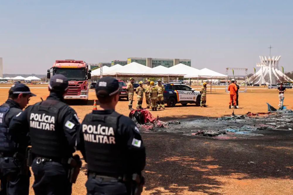 Preso por incendiar banheiros químicos em Brasília vive em situação de rua, diz PM