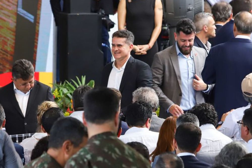 Prefeito David Almeida acompanha presidente Lula em agenda histórica em Manaus
