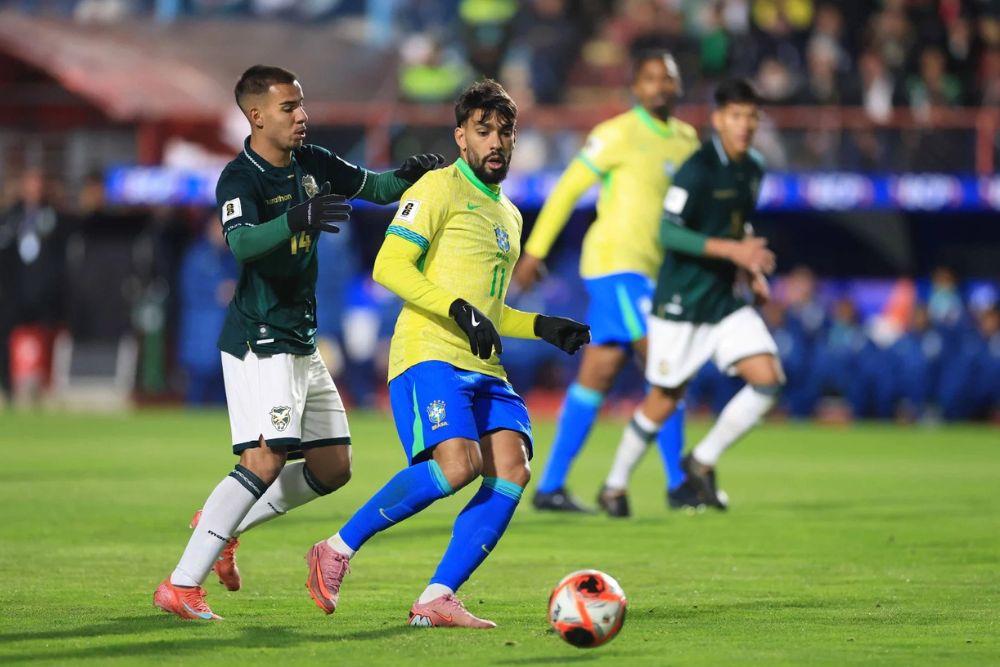 Brasil sucumbe na altitude e perde para Bolívia nas Eliminatórias Brasil sucumbe na altitude e perde para Bolívia nas Eliminatórias