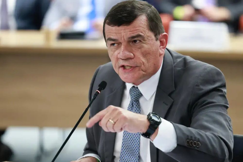 Fux vota pela absolvição de ex-ministro da Defesa de Bolsonaro Fux vota pela absolvição de ex-ministro da Defesa de Bolsonaro