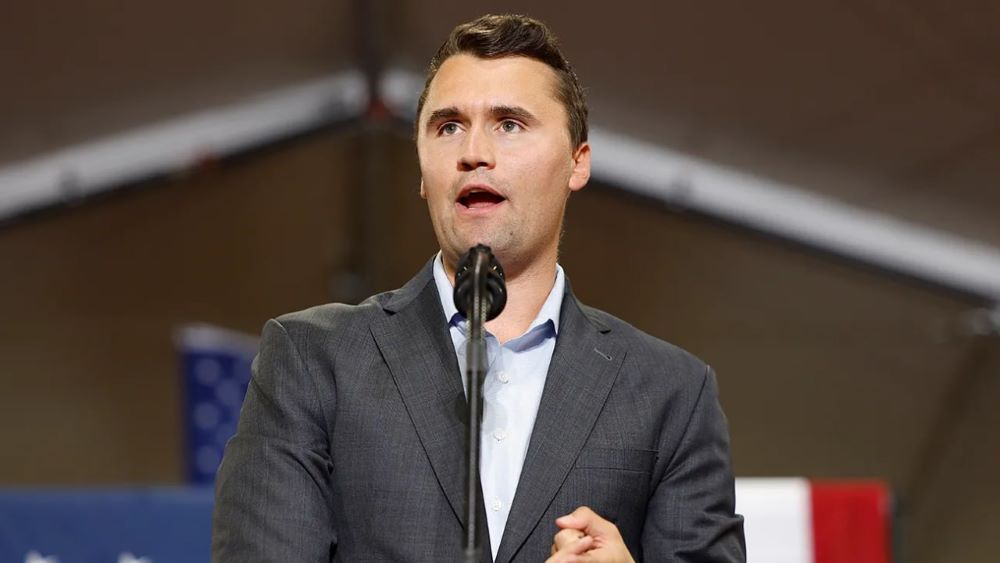 EUA solicitam revoga&ccedil;&atilde;o de visto de m&eacute;dico brasileiro que comemorou morte de Charlie Kirk
