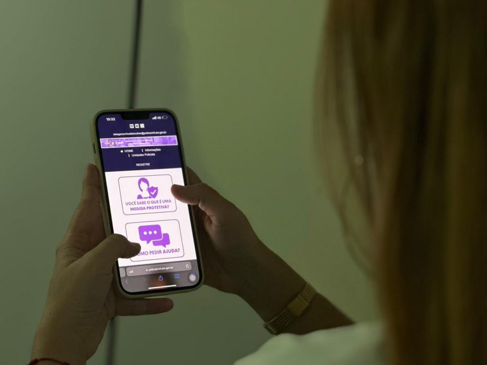 Delegacia Virtual da Mulher realiza 56 atendimentos em um m&ecirc;s e amplia prote&ccedil;&atilde;o a v&iacute;timas no Amazonas