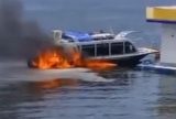 Incêndio consome lancha de turismo em Nhamundá, no interior do Amazonas