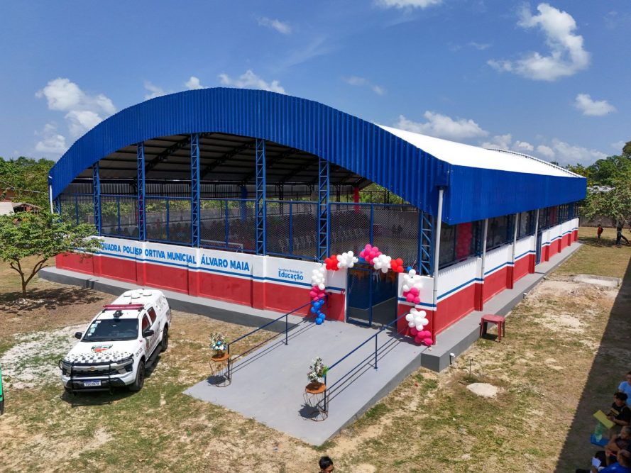 Prefeitura de Barreirinha inaugura Quadra Poliesportiva Álvaro Maia em Cametá do Ramos