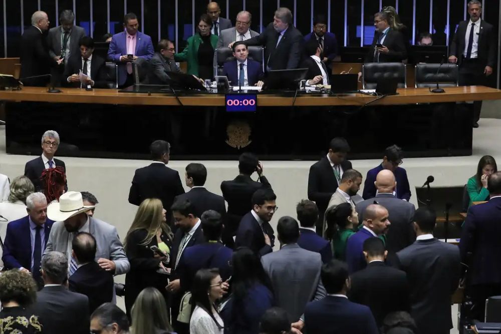 C&acirc;mara aprova texto-base do PL Antifac&ccedil;&atilde;o