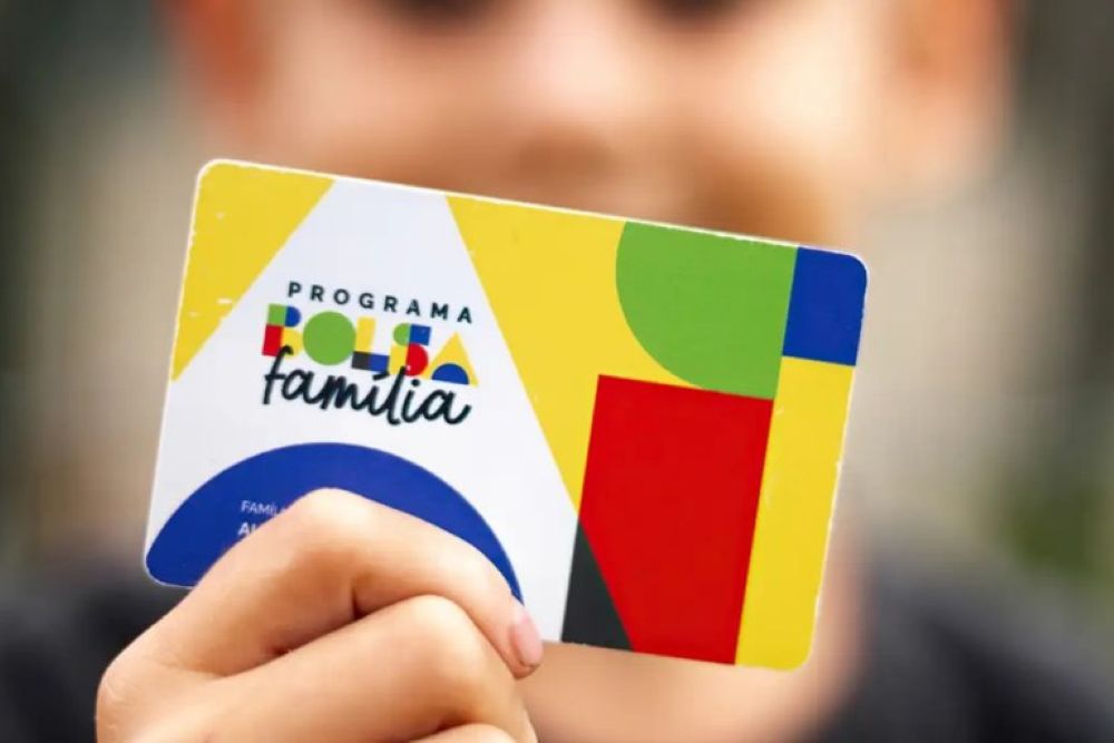 Caixa paga Bolsa Fam&iacute;lia a benefici&aacute;rios com NIS de final 9