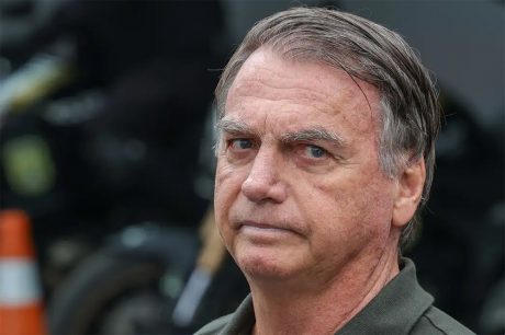 Bolsonaro será submetido a bloqueio anestésico antes de cirurgia de hérnia