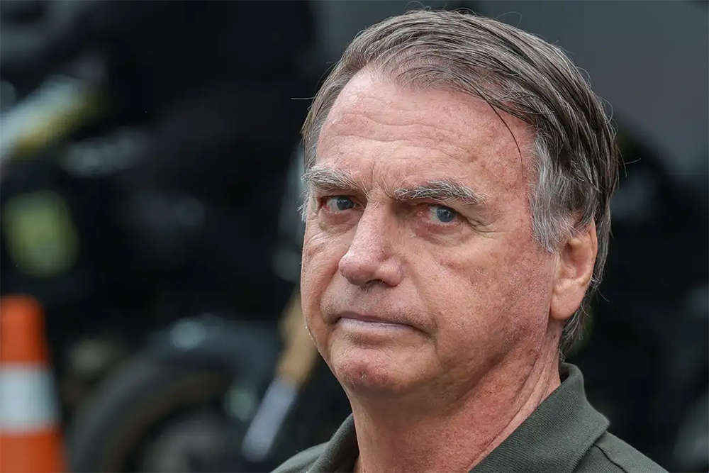 Bolsonaro será submetido a bloqueio anestésico antes de cirurgia de hérnia