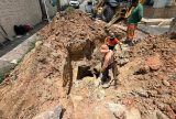 Rede de drenagem no Parque 10 é recuperada por equipes da Prefeitura de Manaus