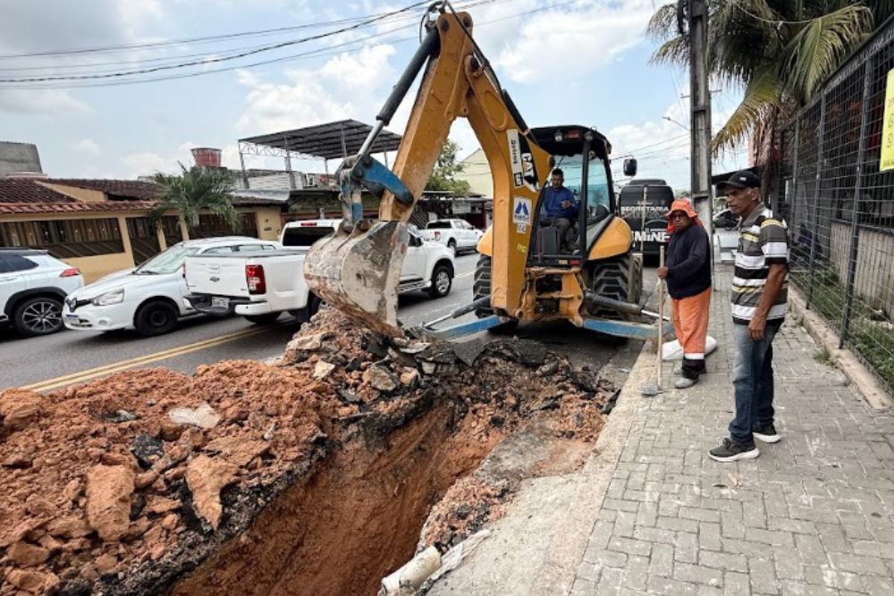 Obra recupera rede de drenagem e remove ligações clandestinas na avenida Professor Nilton Lins 