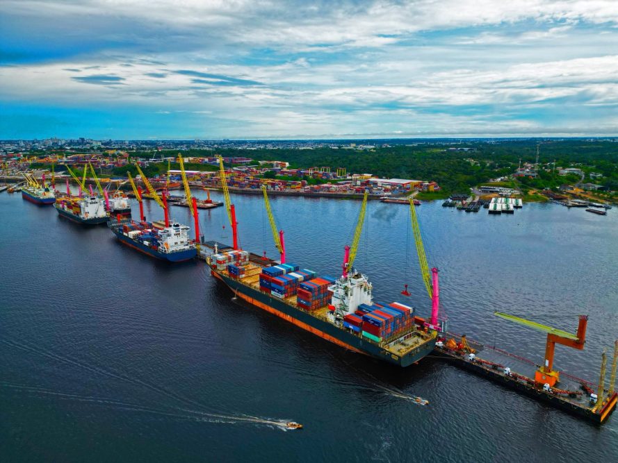 Manaus é a cidade que mais importa no Brasil em 2025