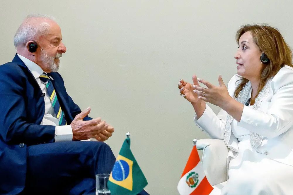 Em Nova York, Lula se reúne com Dina Boluarte, presidenta do Peru