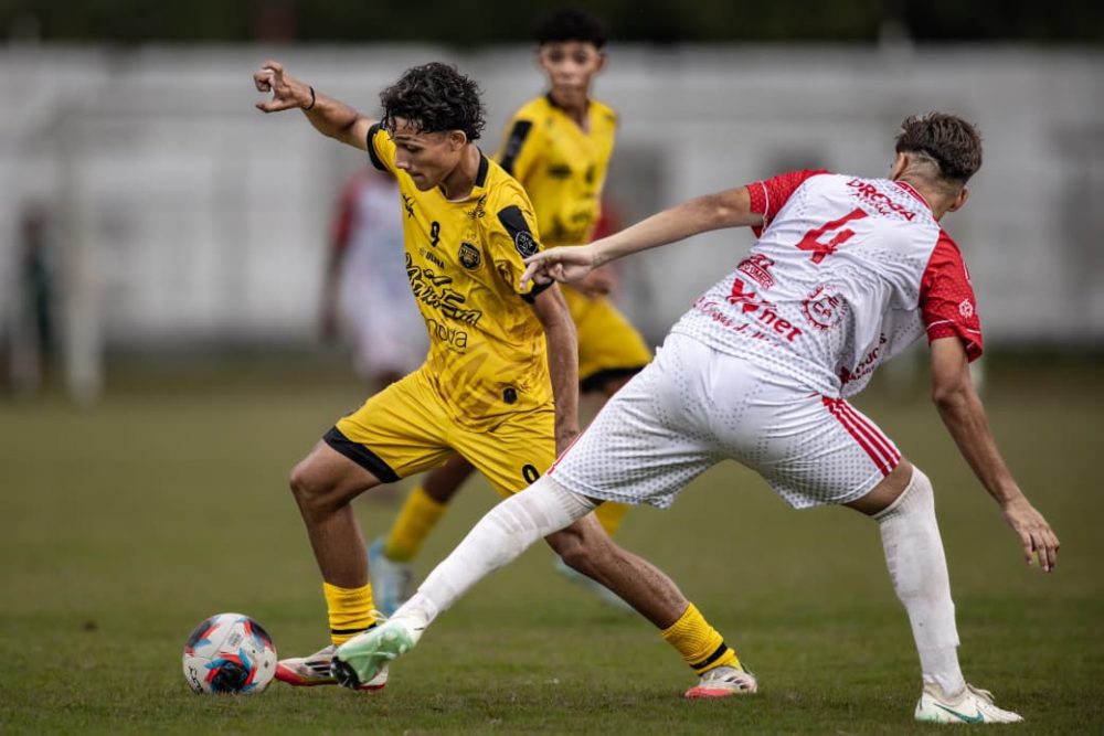 Nacional e Amazonas vencem pela quarta rodada do Barezinho Sub16