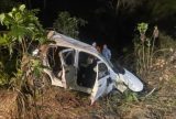 Motorista de aplicativo morre ao capotar carro e cair em barranco na AM-070