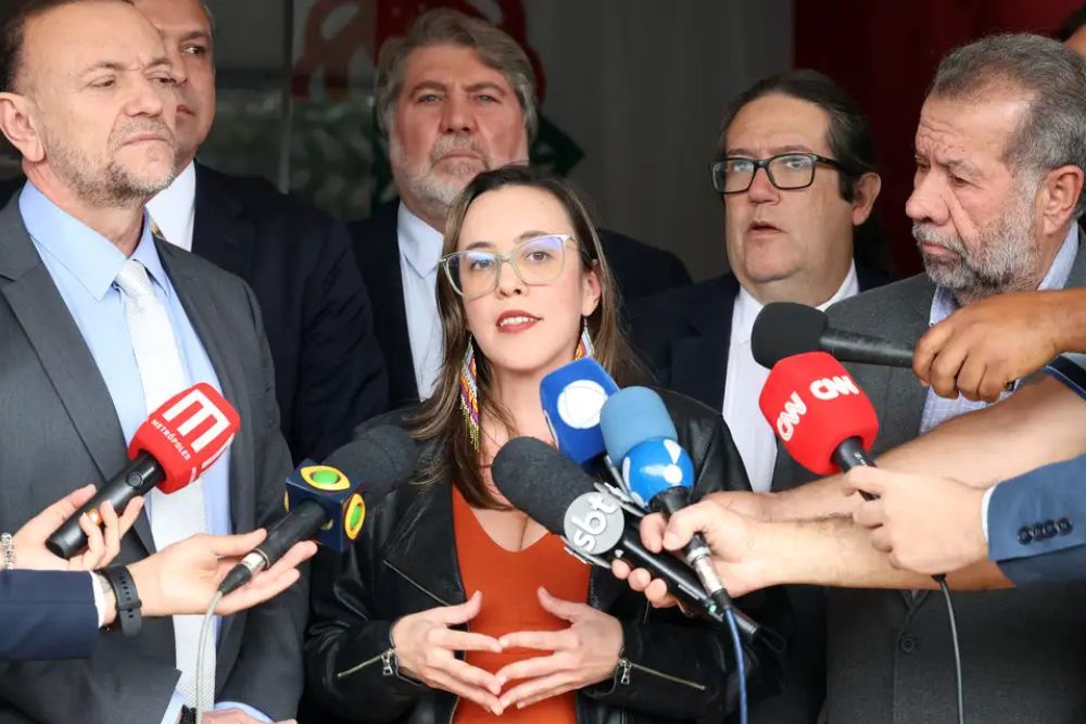 Presidenta do PSOL tem visto cancelado pelos Estados Unidos