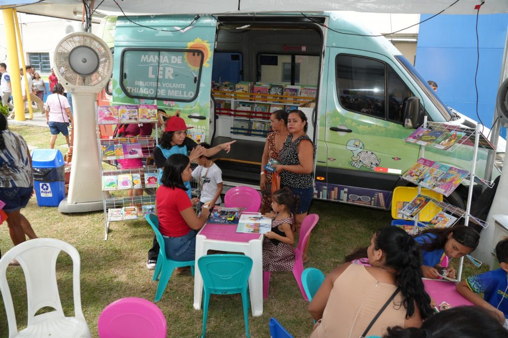 Governo Presente: Feira de Economia Criativa leva cultura e serviços gratuitos à comunidade do bairro Jorge Teixeira