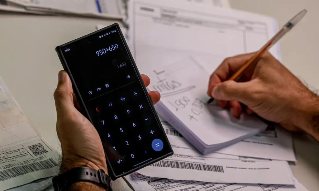 Pesquisa mostra que 80% dos endividados j&aacute; figuraram em listas de inadimplentes