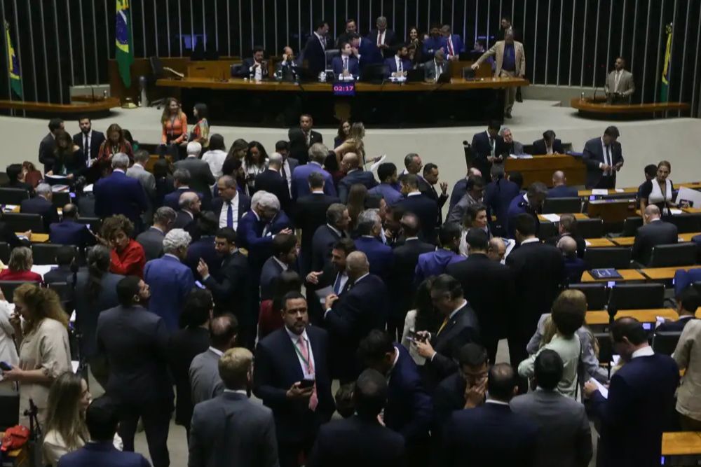 C&acirc;mara aprova projeto que dificulta abortos legais em crian&ccedil;as