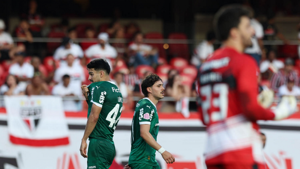 Virada no Morumbi e derrota rubro-negra levam Palmeiras à liderança do Brasileirão
