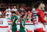 Virada no Morumbi e derrota rubro-negra levam Palmeiras à liderança do Brasileirão