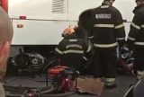 Motociclista de app e passageiro têm pernas esmagadas em acidente na Cidade Nova