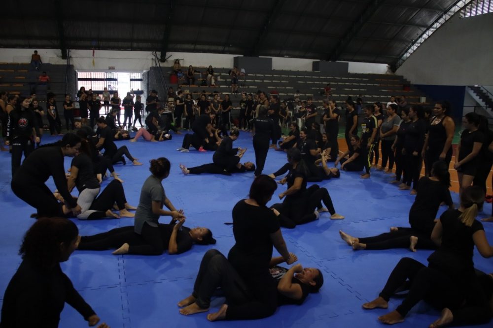 Amazonas promove Aulão Solidário de Defesa Pessoal Feminina em alusão ao Outubro Rosa
