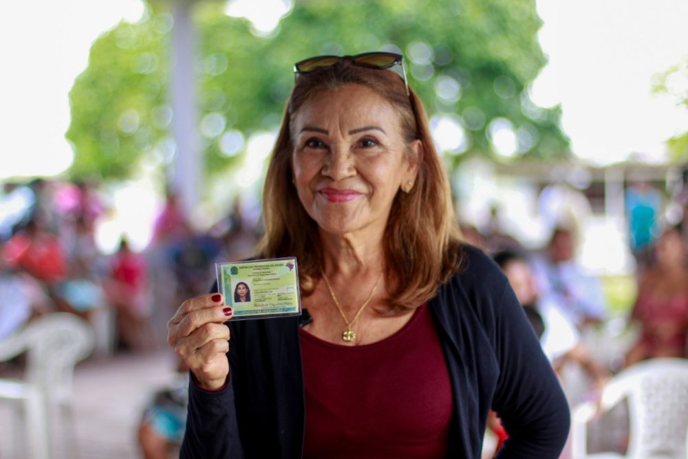 Mutirão entrega Carteiras de Identidade a moradores de comunidades ribeirinhas do Rio Negro