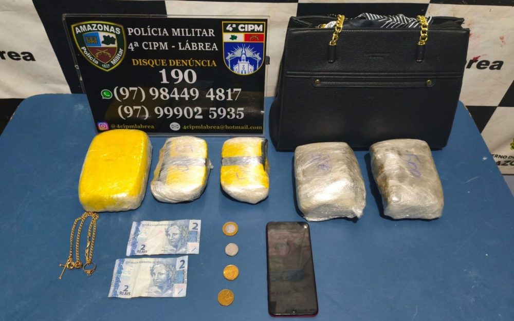 Mulher &eacute; presa transportando mais de 3 kg de drogas de Manaus para L&aacute;brea