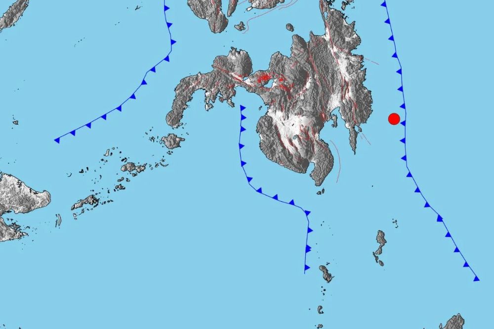 Terremoto de magnitude 7,4 provoca mortes e destruição no sul das Filipinas
