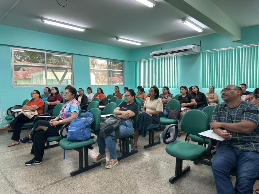Parintins e UFAM iniciam formação de professores em Educação Inclusiva