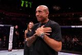 José Aldo encerra carreira no UFC e deixa luvas no octógono do Rio