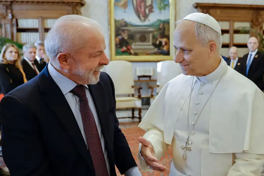 Lula se re&uacute;ne com o Papa Le&atilde;o XIV no Vaticano e convida pont&iacute;fice para COP30 em Bel&eacute;m