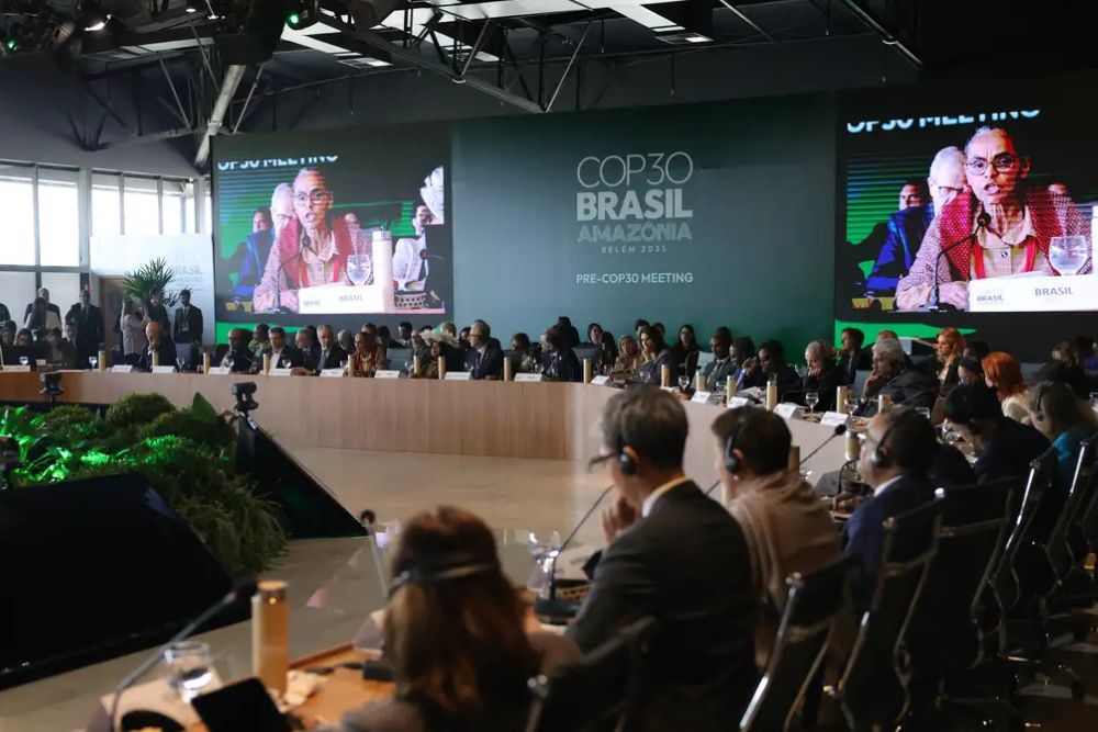 Brasil cobra mais recursos e ação global na abertura da Pré-COP em Brasília