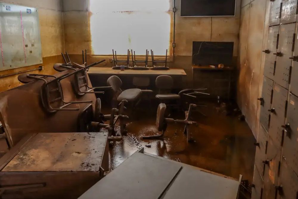 Comunidades lideram reconstrução de escolas resilientes no RS Comunidades lideram reconstrução de escolas resilientes no RS