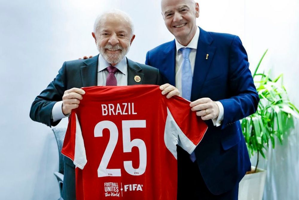 Lula convida presidente da Fifa para lançamento da Universidade do Esporte