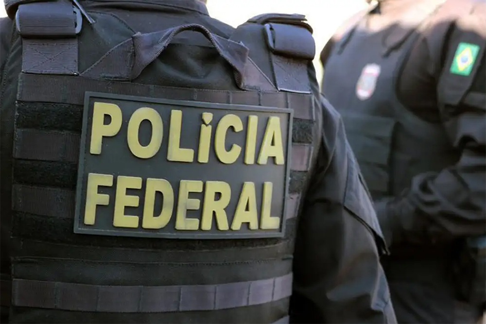 PF prende chileno por ofensas racistas e homofóbicas em voo internacional