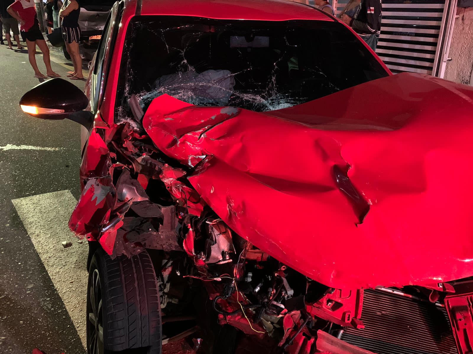 Motorista embriagado causa acidente e atinge carro com família no Centro de Manaus