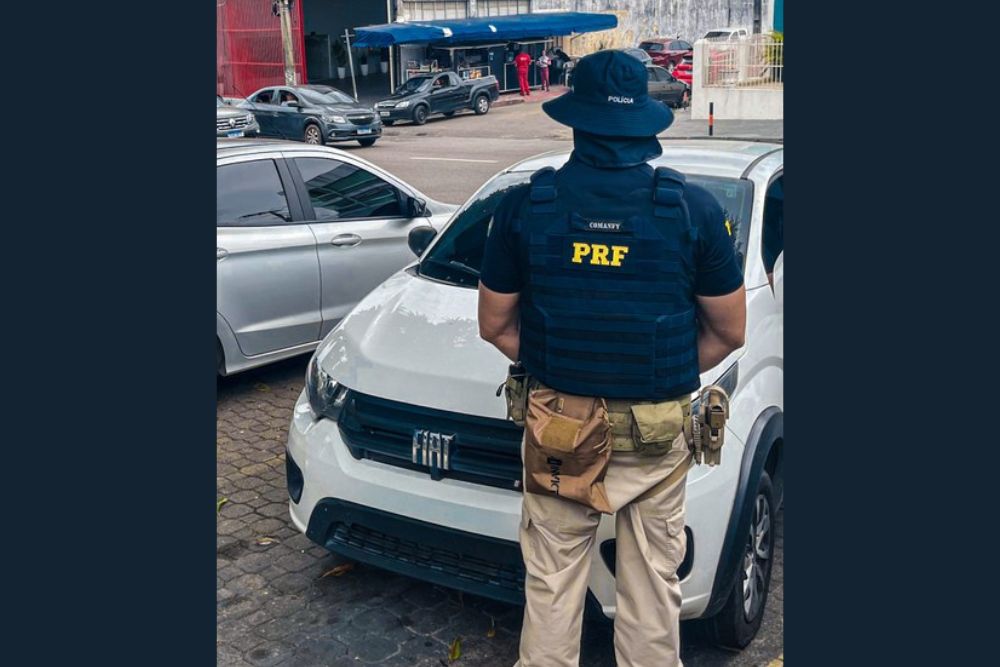 PRF recupera veículo com restrição de roubo na BR-319 em Manaus