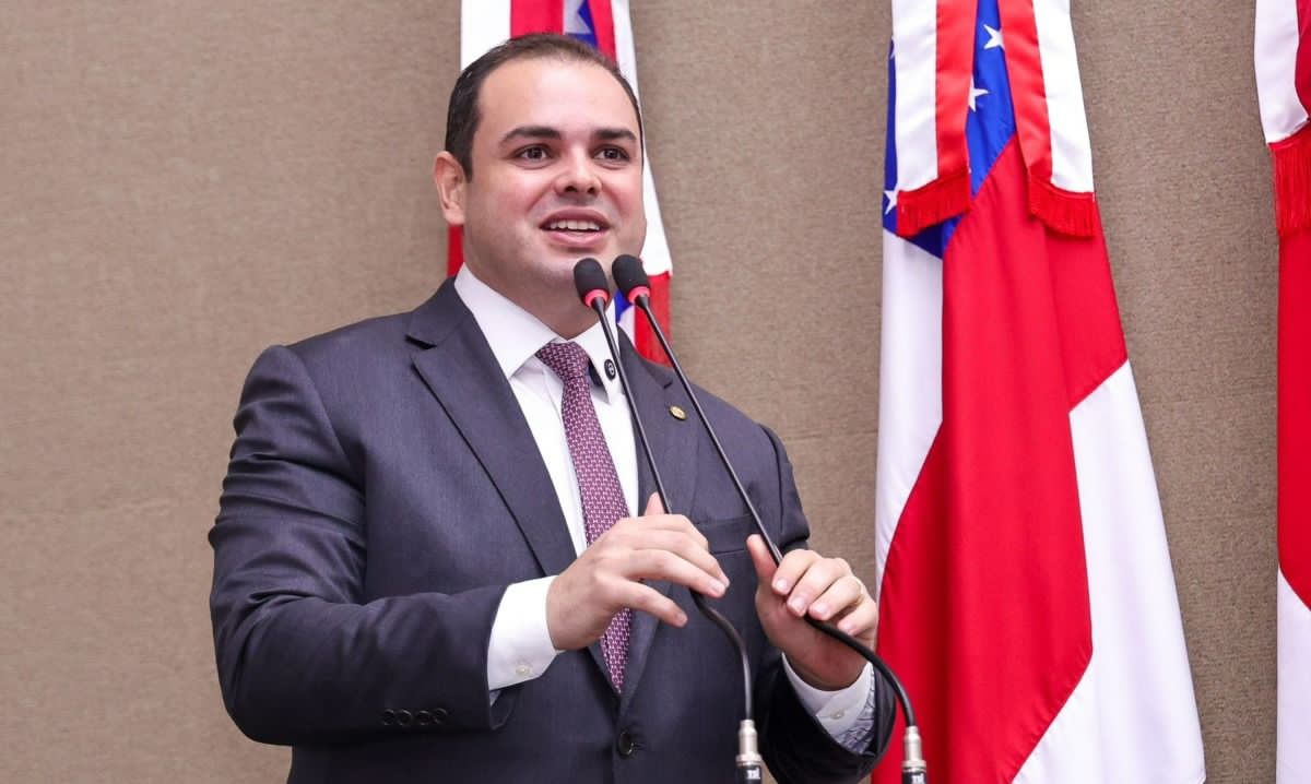 Roberto Cidade propõe programa para garantir água potável em escolas públicas