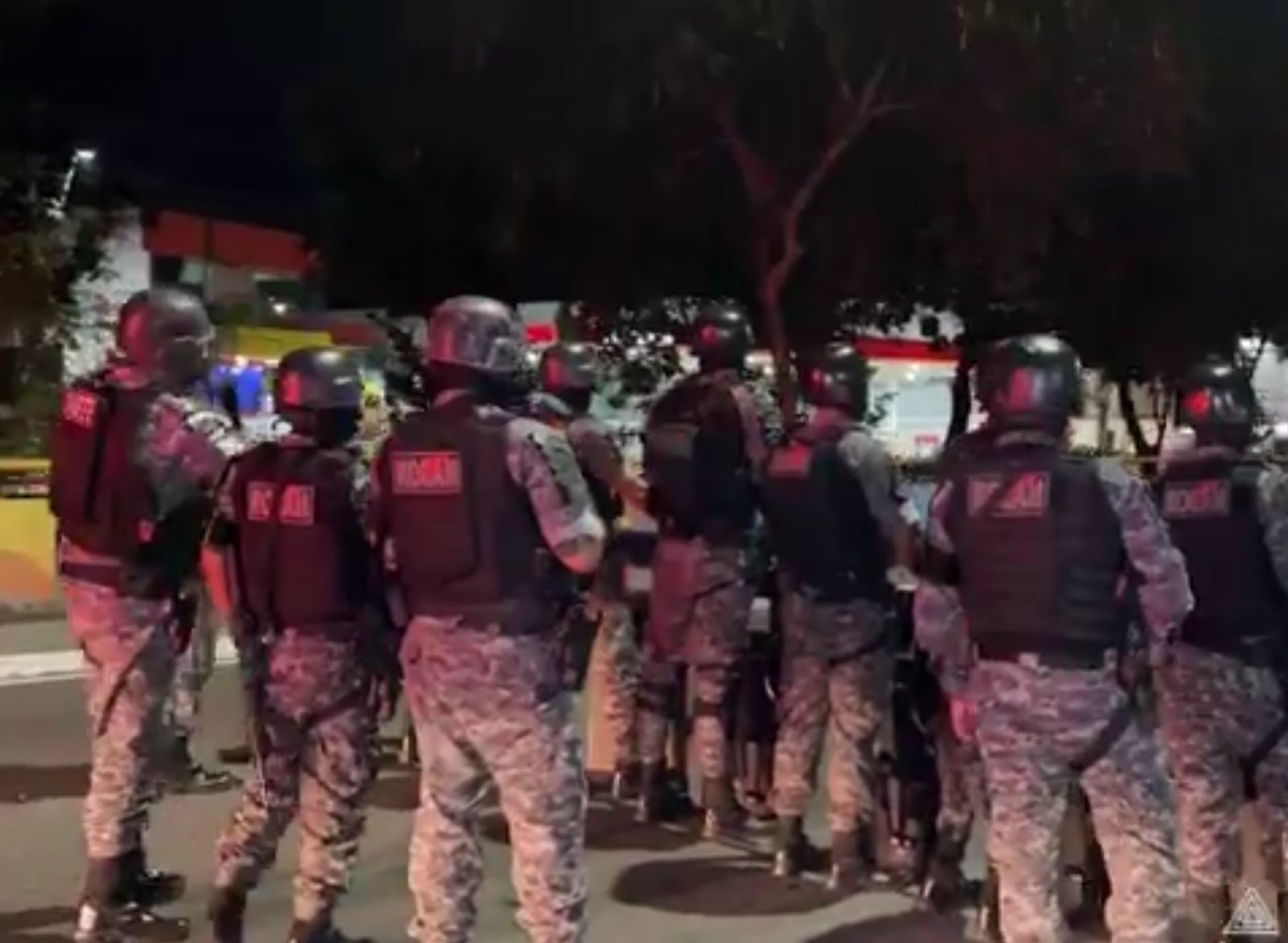 Helicóptero e forças policiais são acionados para conter protesto após morte de jovem na Vila da Prata Helicóptero e forças policiais são acionados para conter protesto após morte de jovem na Vila da Prata