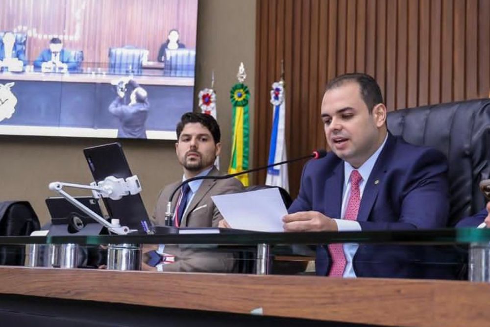 Aleam aprova reajustes para 49 mil servidores estaduais