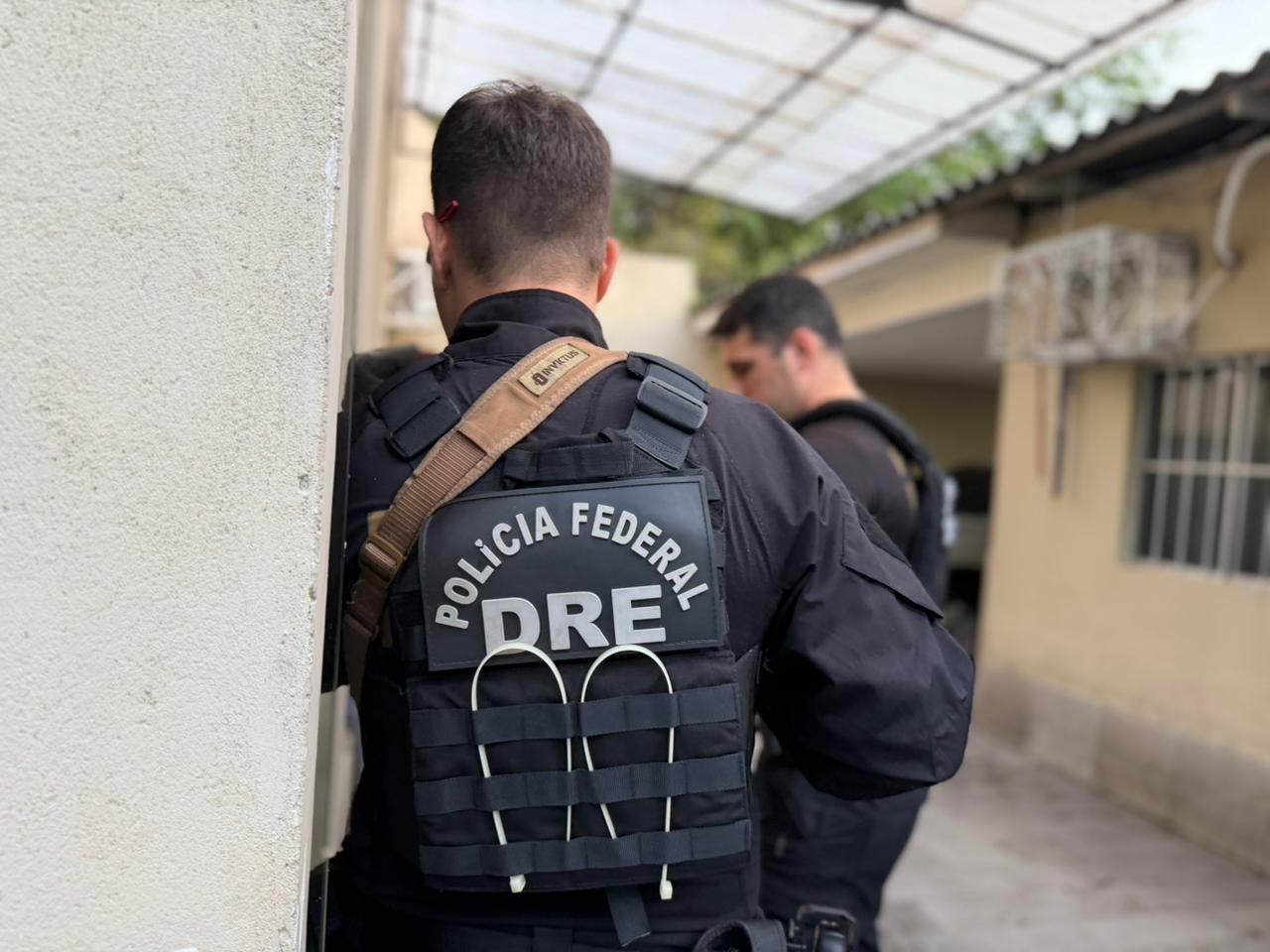 Advogados s&atilde;o presos suspeitos de intermediar contato entre l&iacute;deres do Comando Vermelho no Amazonas
