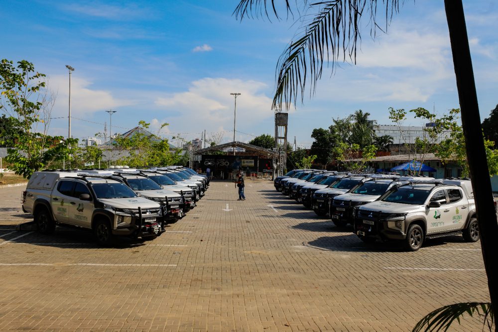 Amazonas reforça combate ao desmatamento com 16 novas viaturas e mais de 1,2 mil equipamentos